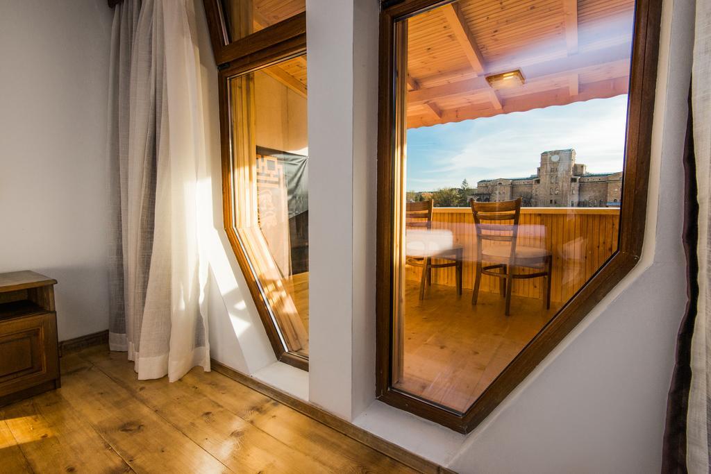 The Lion'S Residence Veliko Tŭrnovo Exterior photo